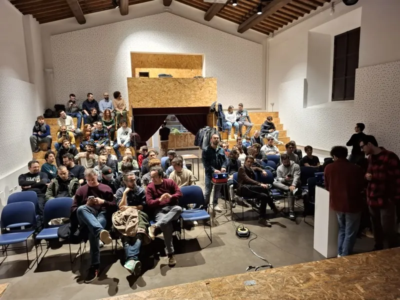 La sala piena durante la seconda edizione